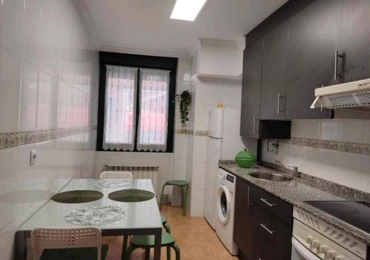 Apartamento céntrico con parking y Wifi Onís Exterior foto
